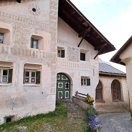 公寓 Chasa Savue 瓜尔达