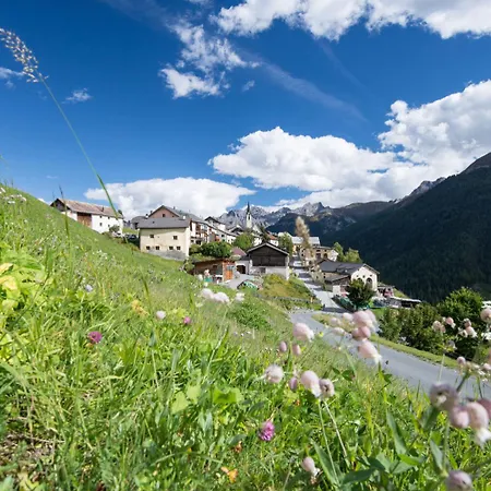 Chasa Savue 公寓 *